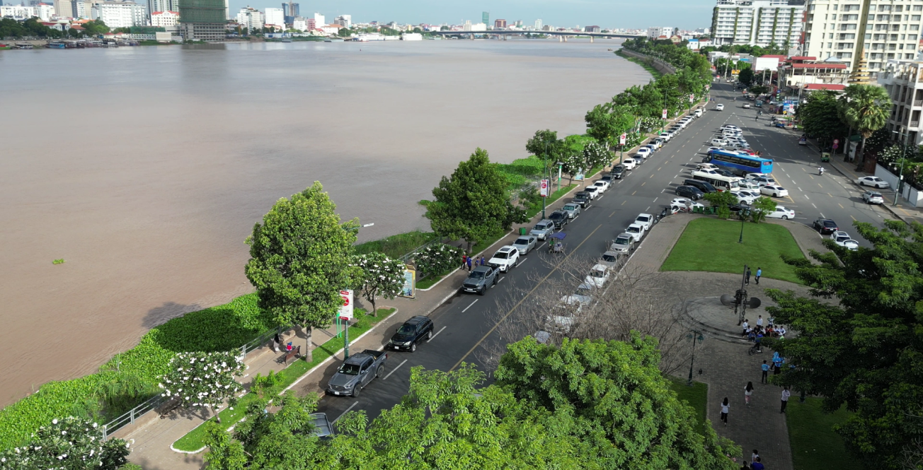 iaig helps to clean tonle sap river